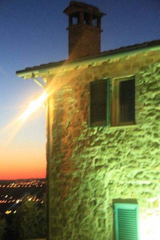 Il Poggio Delle Ginestre Guest House Torgiano Exterior photo