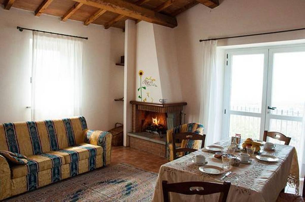 Il Poggio Delle Ginestre Guest House Torgiano Exterior photo